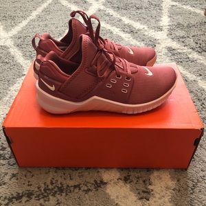 NEW Nike Women's Free Metcon 2 Size 7.5